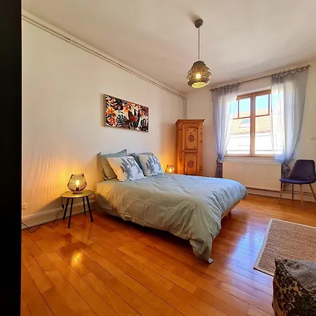 Bel Au Coeur De Avec Terrasse Et Parking Prive - Fr-1-589-406